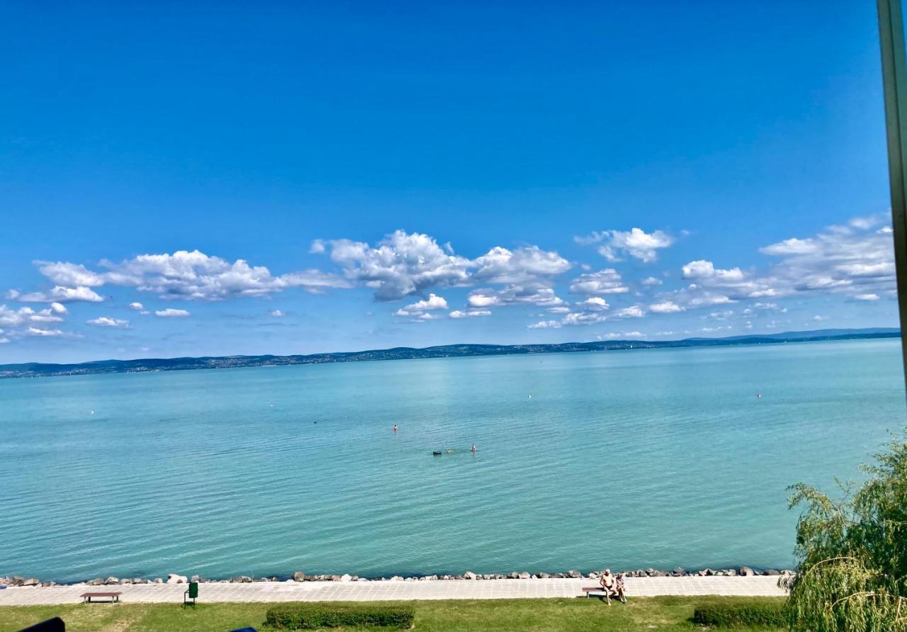 Balaton-parti luxus lakás Appartamento Siófok Esterno foto