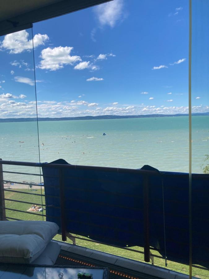 Balaton-parti luxus lakás Appartamento Siófok Esterno foto